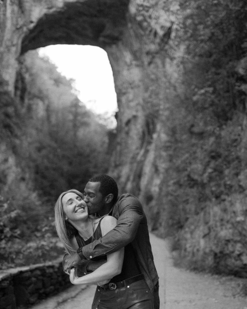 outdoor locations for Virginia engagement photos in the fall 