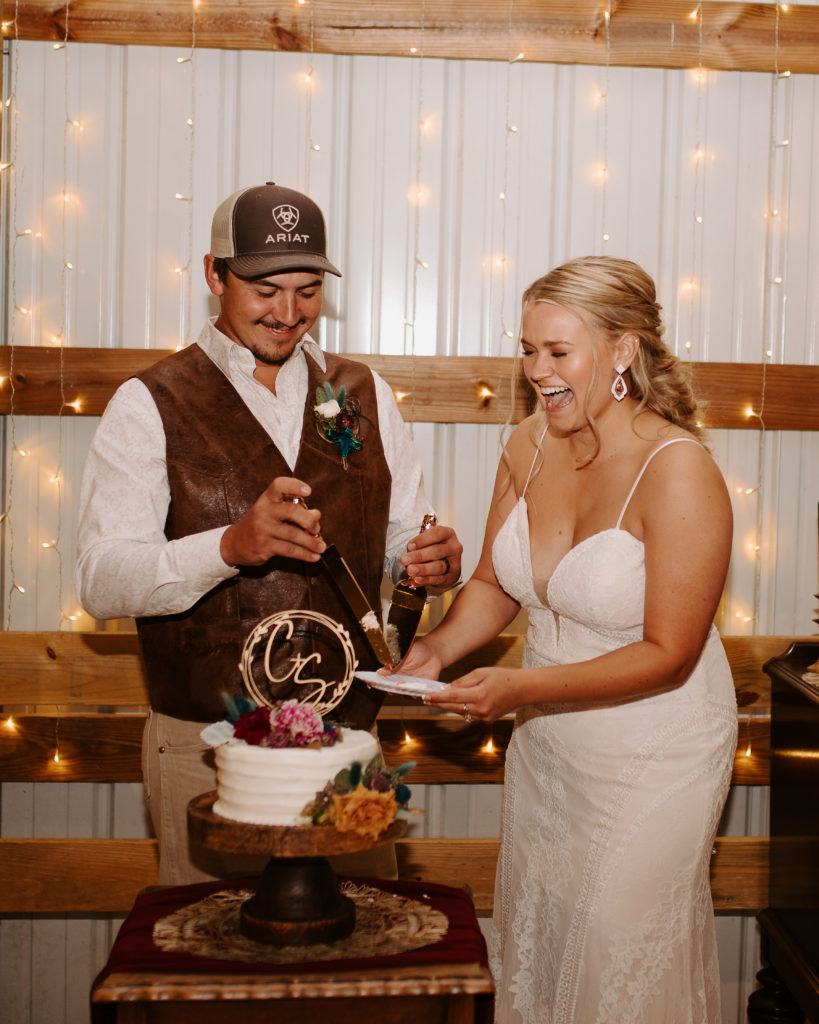 cake cutting photo inspiration with twinkle lights