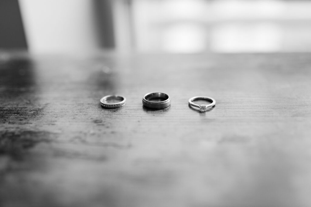 ring photo ideas for elopement 