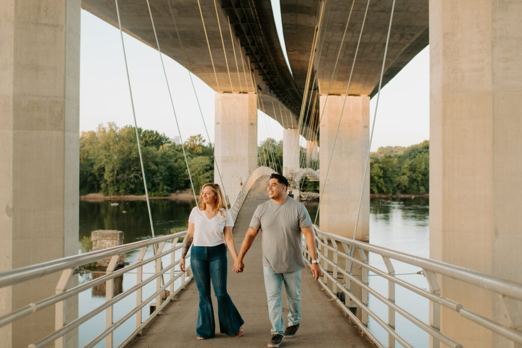 engagement photos on Belle Isle, Richmond Virginia
